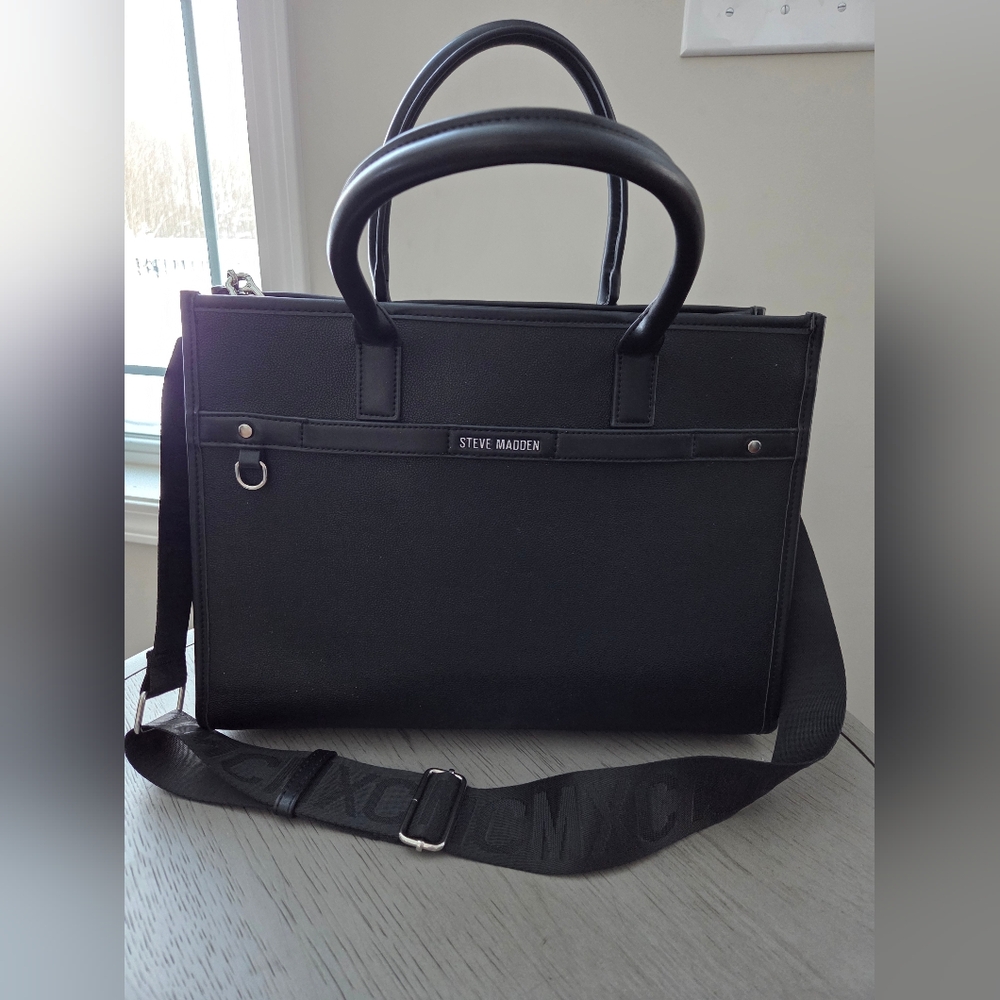 Gorgeous Steve Madden Black Tote Great For Business Or Casual